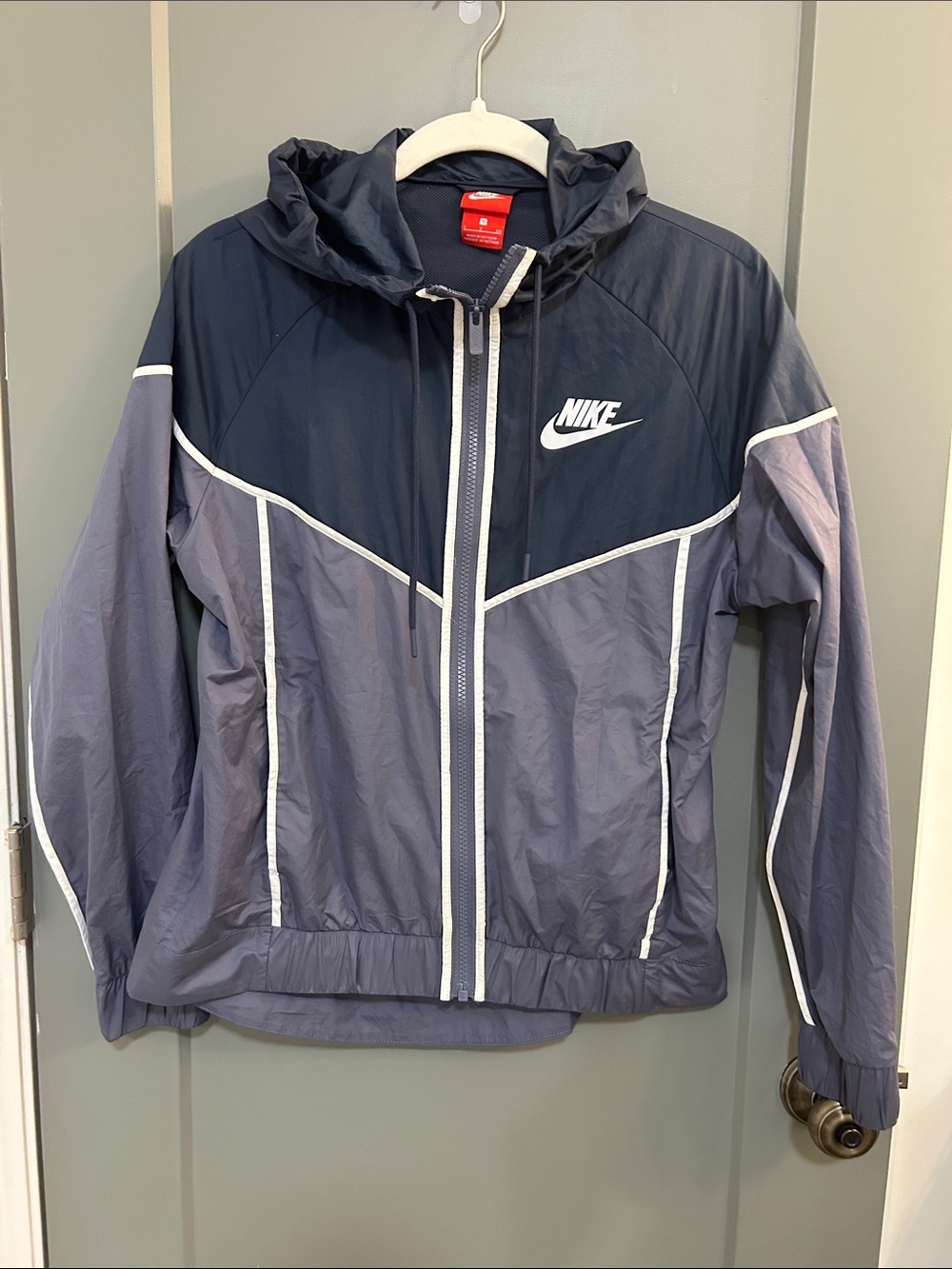 Nike Women’s Colorblock Hooded Windbreaker - Navy & Gray